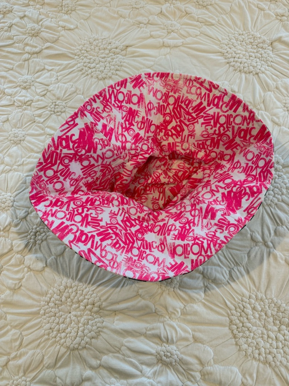 Volcom Reversible Bucket Hat - Picture 3 of 6